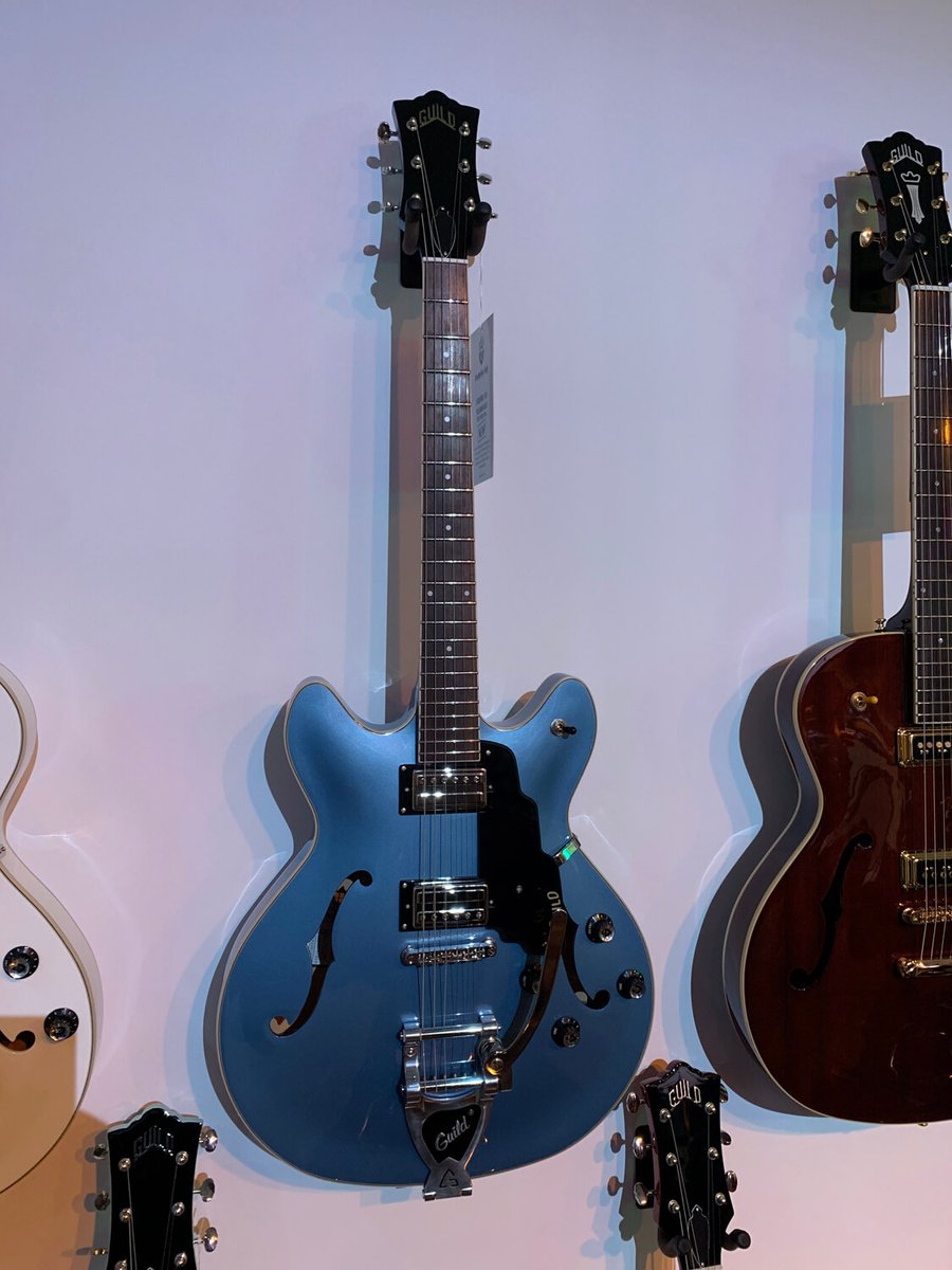 Young Guitar 10月号 高中正義 50年目の 渚伝説 Sur Twitter ギルドの Starfire 新モデルは Hb 2 Alnico Ii ハムバッカーを搭載した I Dc や Ii St Dynasonic ディアルモンド製p U 搭載の X 175 Manhattan Special 50年代にブランド最高峰モデル