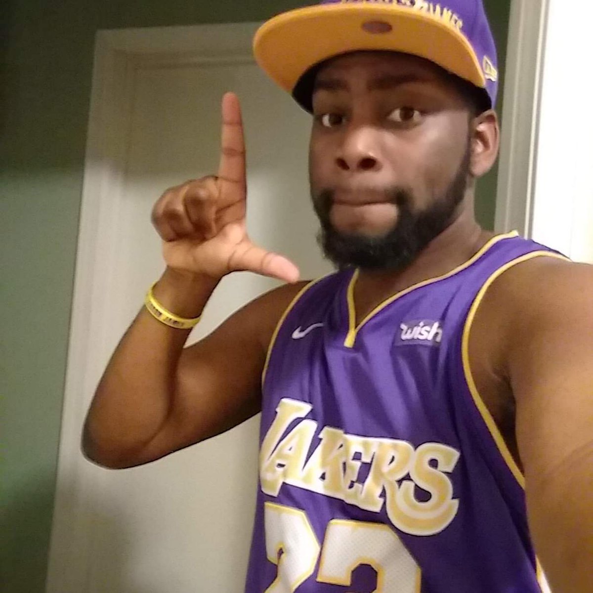 Depressed Lakers Fan on Twitter "Damn that was the only flag I seen on