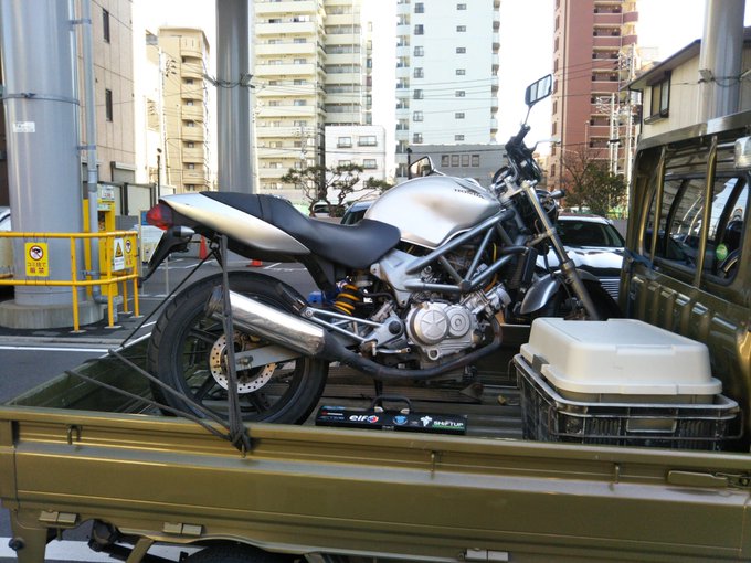 初心者でも出来るバイク整備 ホンダ ｖｔｒ２５０ エアクリーナーエレメント交換 編 ｌｖ１ バイク大好き 弱小バイク屋のおっさんの伝えたい事