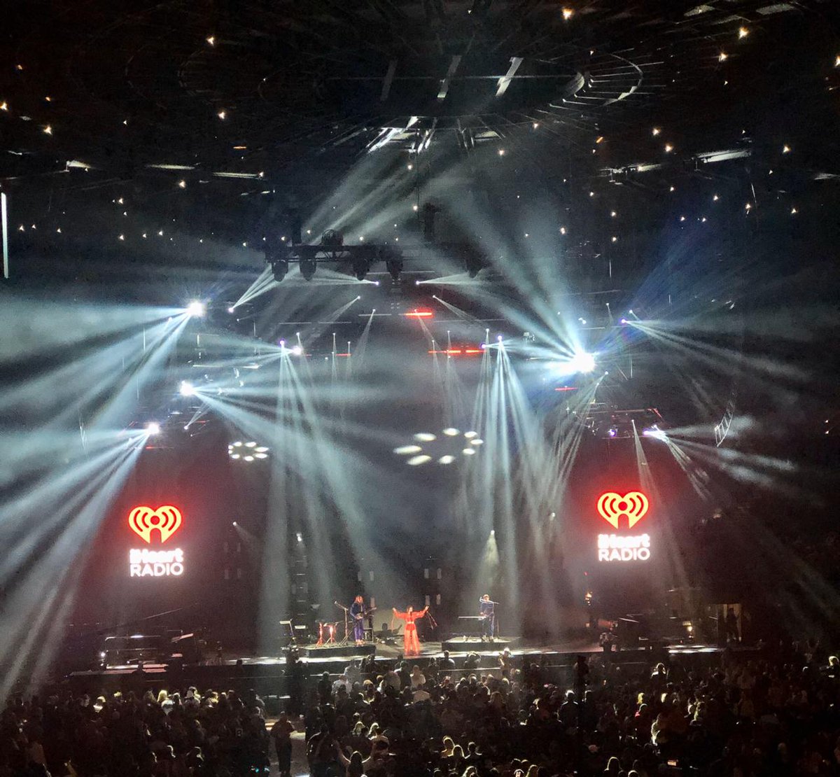 MatchMxFM's tweet photo. Fans de @shaedband aquí les dejamos unas tomas de los #iHeartRadio #ALTerEgo2020 😎😏
@AlondraOGarcia @emiliomoctezuma ¿cómo va la noche? 🙌
#MatchAlt https://t.co/rPrk9mcj7f