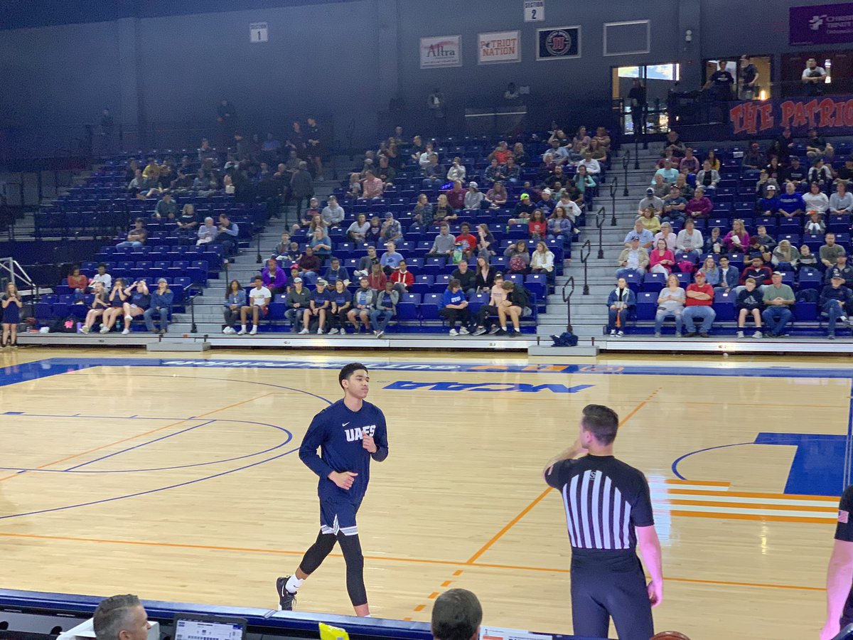 KatrenaPrice's tweet photo. Let’s go Evan!! @3dHoopsAcademy your boy is starting tonight! @ttueja5 https://t.co/bq5aIH7j5x