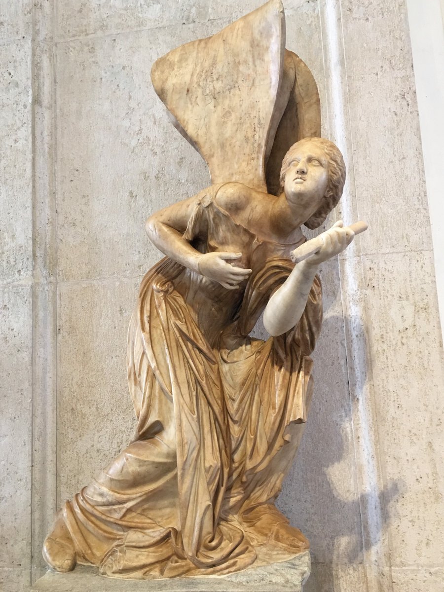 Adoro questa statua di una psiche alata Copia romana dell'originale greco ... Da Tivoli, Villa d'Este, ora nei #MuseiCapitolini @museiincomune #Roma #RomeisUs