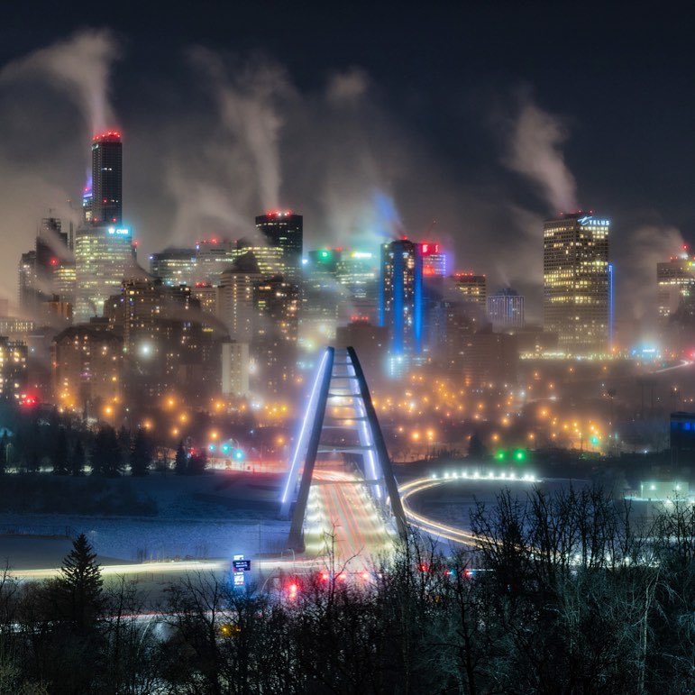Winter in the City #ExploreEdmonton 🎶

📷: @Wherezjeff