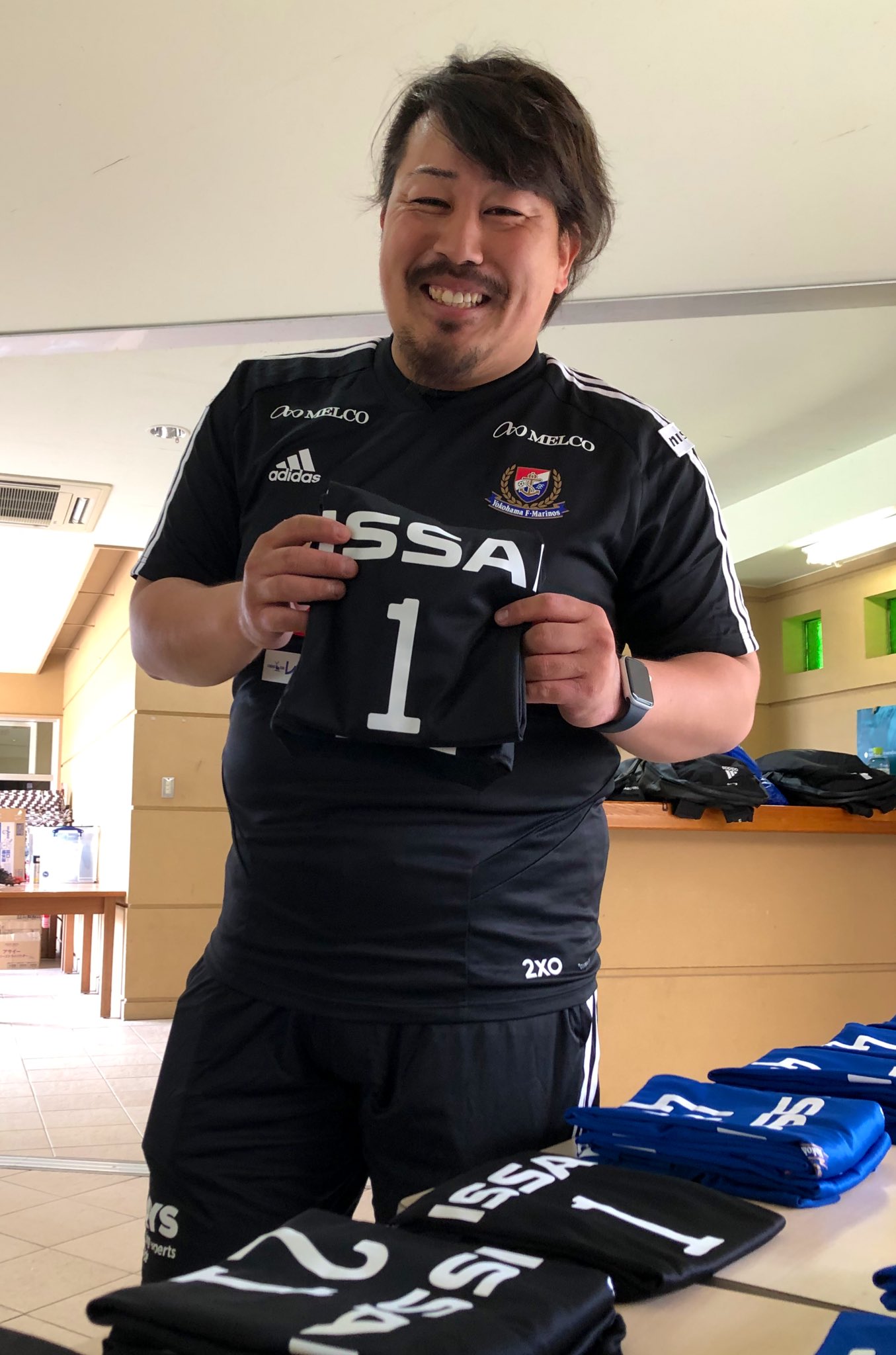 横浜f マリノス 公式 今日は練習試合 Vs 海邦銀行サッカークラブ トレーニングマッチウェアはこちら 少し丸い書体 特に1が今までにない感じ 緒方ホペイロ Fmarinos 石垣島キャンプ Adidas