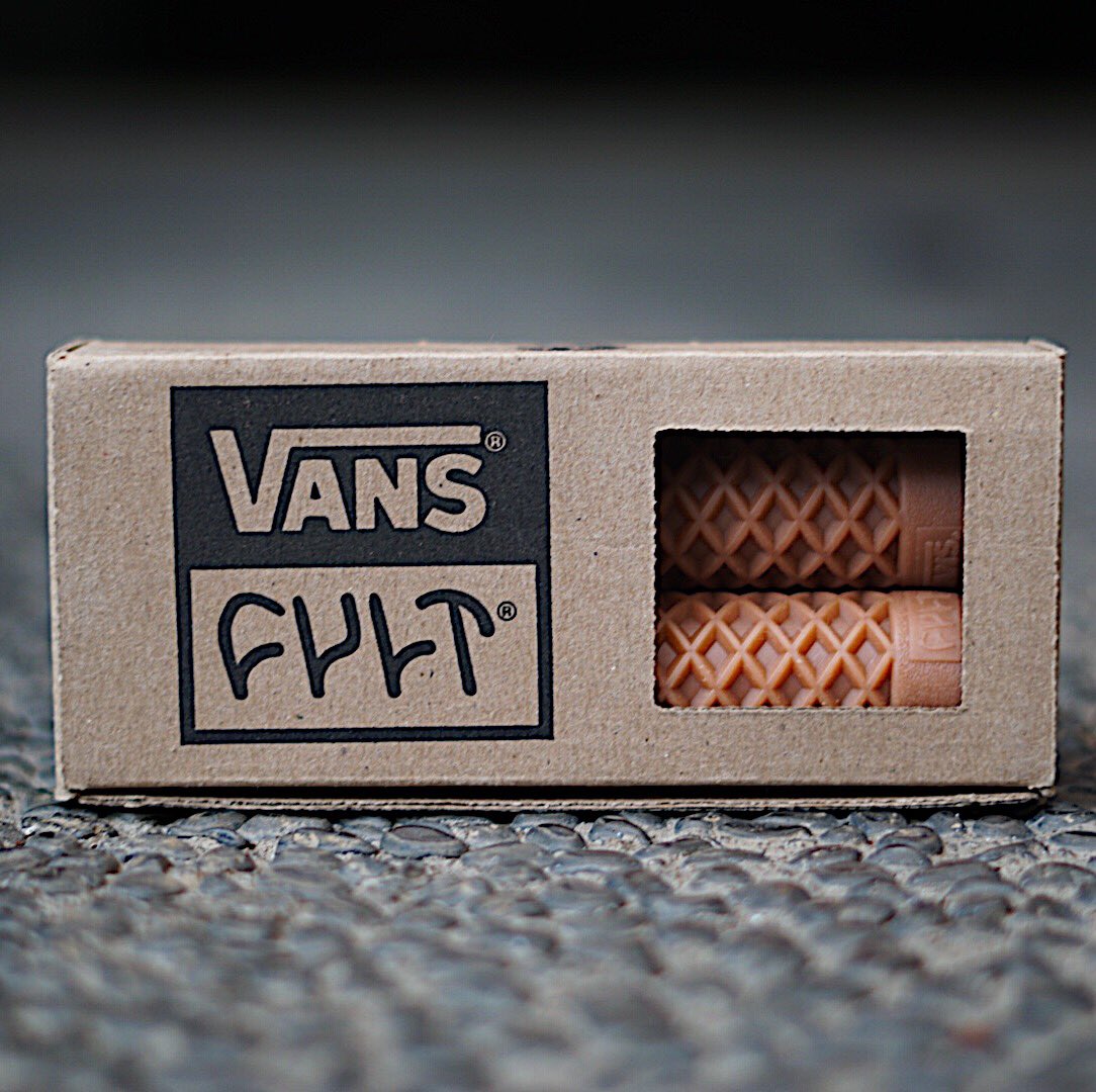 macadamcycle's tweet photo. Odi Cult X Vans Grip

Variant: black, gum, white
Condition: New 
Price: IDR 285.000

Whatsapp:081290719719
Buy Now: https://t.co/KnJifDS2s7

#fnfjb #roadbikeindonesia https://t.co/o85kNoPCQX