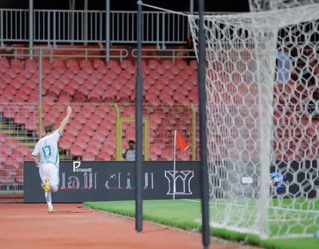 masuni16's tweet photo. #النصر_الاهلي لا تعبث معي فتكون ضحيتي 
عندما تسمح لك كرة القدم بالإنتقام .. https://t.co/JjKrruisB3