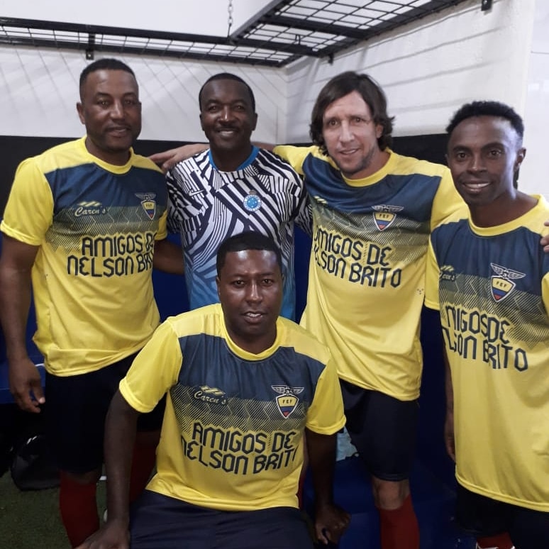 Gracias por dejarme nuevamente regresar a esos grandes momento vividos, con una mirada una palabra, inteligencia al servicio de ⚽️ hracias Eterno capy <a href="/JCBurbanoDeLara/">JCBurbanodeLara</a> 100xpre fue facil jugar a su lado y todos estos maestros!!!!👍🏼⚽️