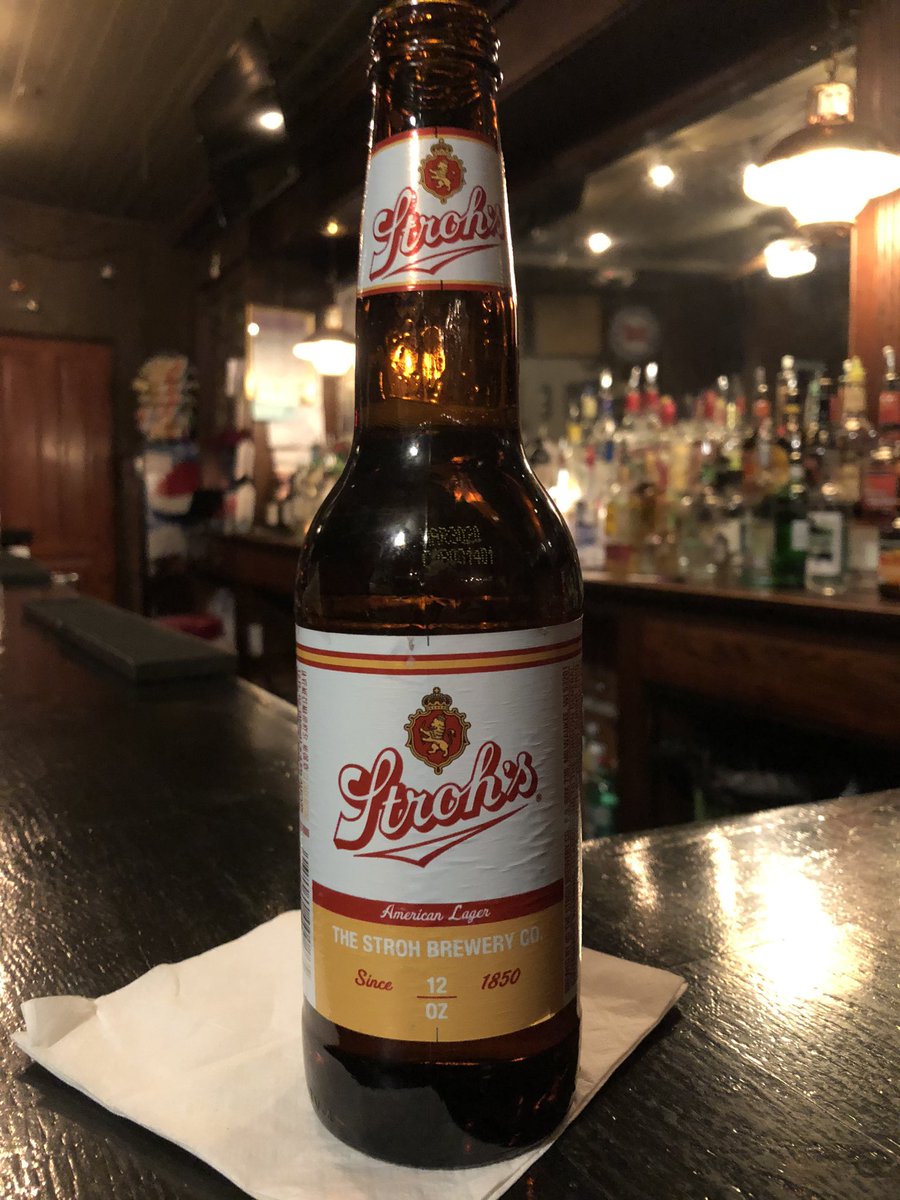 LoveDetroit1's tweet photo. After a tough Red Wings loss, no better stop than @TwoWayInn! #TwoWayInn @Daniell65180015 @DetroitRedWings #Strohs #drinkdetroit https://t.co/yIs3mDwv5h