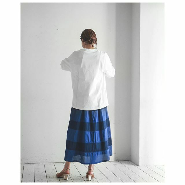 FILDEFER_FDF's tweet image. メッシュを切り替えた太いボーダー。
デイリーに合わせやすいカジュアルなデザインスカート。
メッシュの軽さも、春の香りがあります。
.
SKIRT_
16,000yen
NO.10-1-05-200-0-1
.
#fildefer #fashiongram #skirt #2020ss #フィルデフェール #ロングスカート #ボーダー #ブルー ift.tt/2NEQSAp