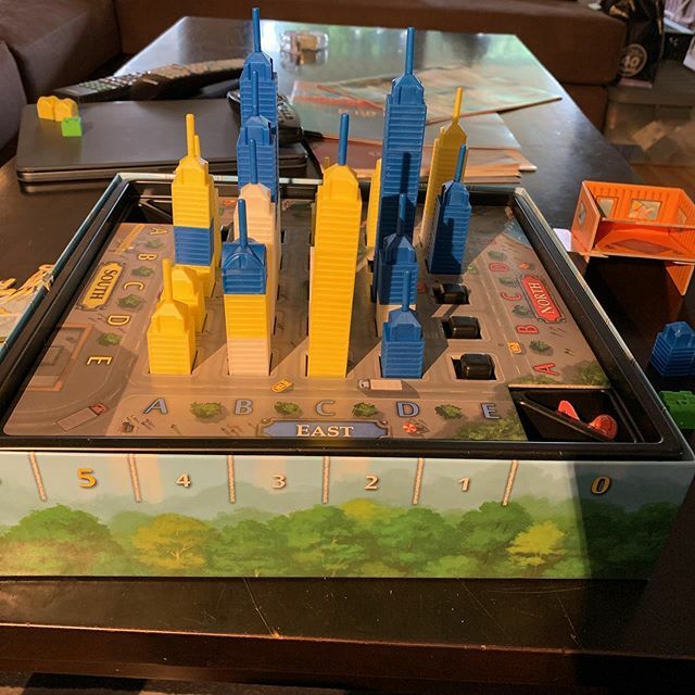 thegamesplainer's tweet photo. Game 51/2020 #andanotheryearofgames #skylinersgame #skyliners #zmangames #bgg #boardgames #boardgamenerd #boardgamesofinstagram #tabletopgames #gamenerd https://t.co/4JgpCnSWYb https://t.co/zlvKNFKYpu