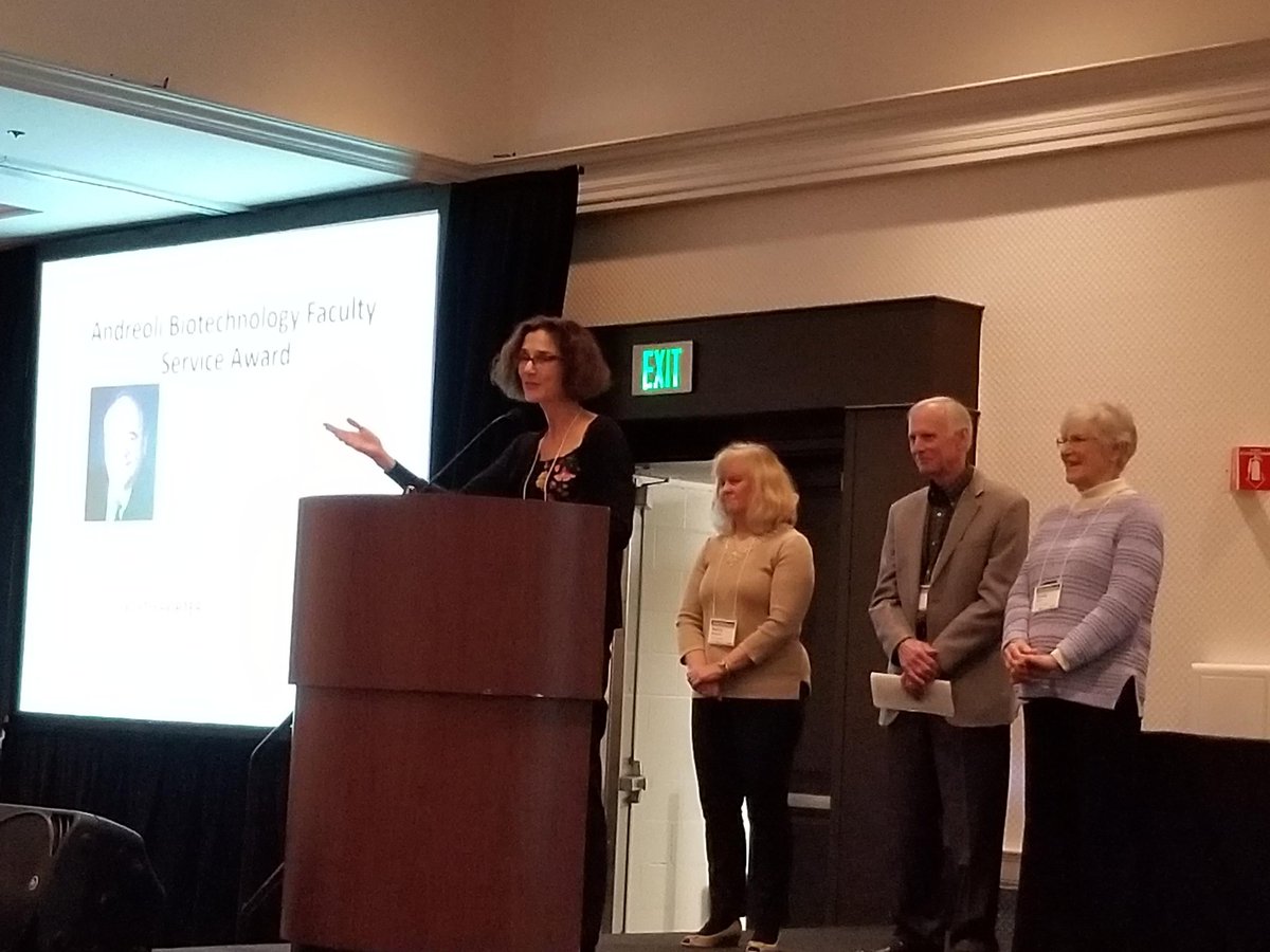 Huge congratulations to my colleague, Dr. Edith Porter, for winning the 2020 CSUPERB Andreoli Faculty Service Award!