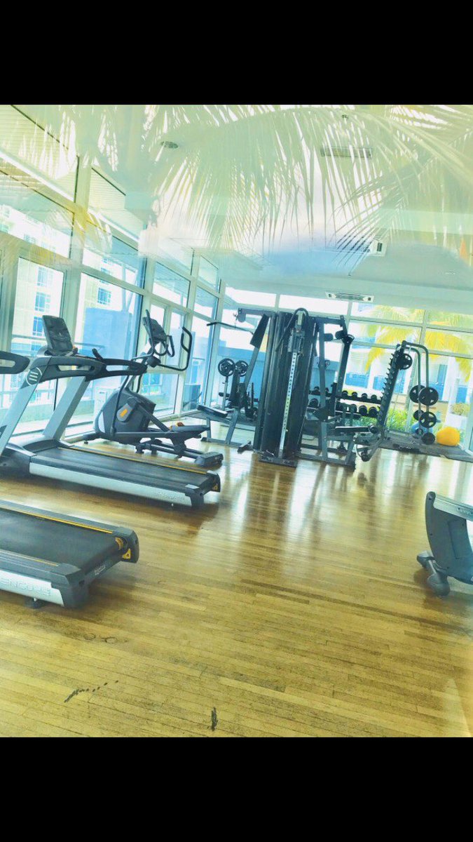 syun__1's tweet image. 4月7日ごろから約1カ月間マレーシアの僕の家に住みたい方いませんか？
ビザ更新で1カ月間タイに出る予定なので2LDK(2ベッド２バスルーム)の部屋を丸ごとお貸しできます。

もし借りてくれる人がいなければ一度解約する形になるので、お願いします。

リツイートなどしてもらえるととても嬉しいです。