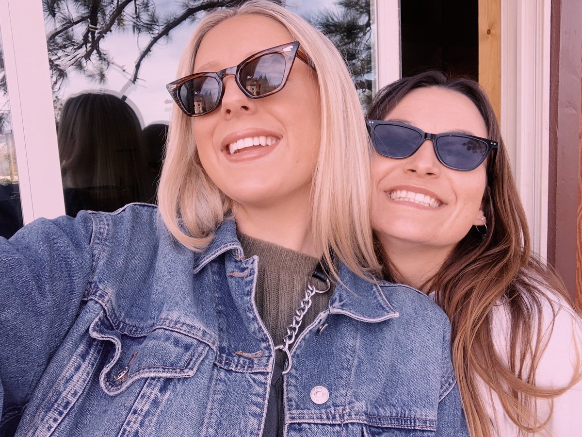 crazylaci's tweet photo. trap glasses https://t.co/1mgPmOLuId