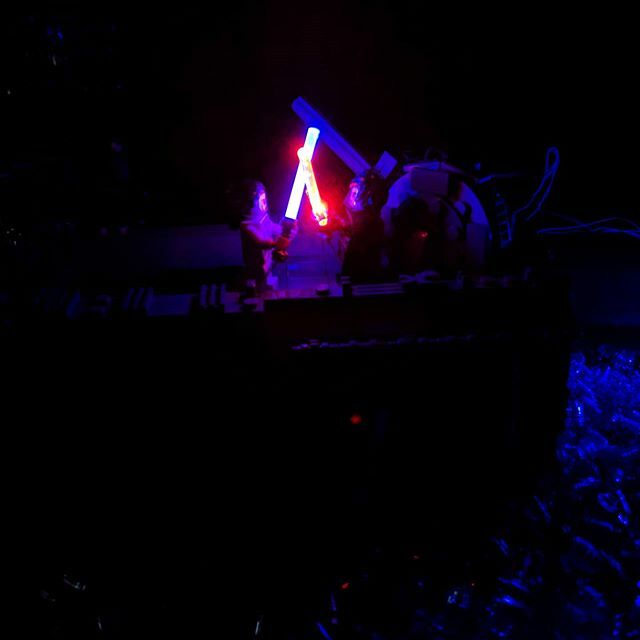 BZP_Tweets's tweet photo. Rey and Kylo Ren dueling! @brickfair #brickfair #bfal #worldoflights #LEGO #starwars https://t.co/1iyQlfSZ7e