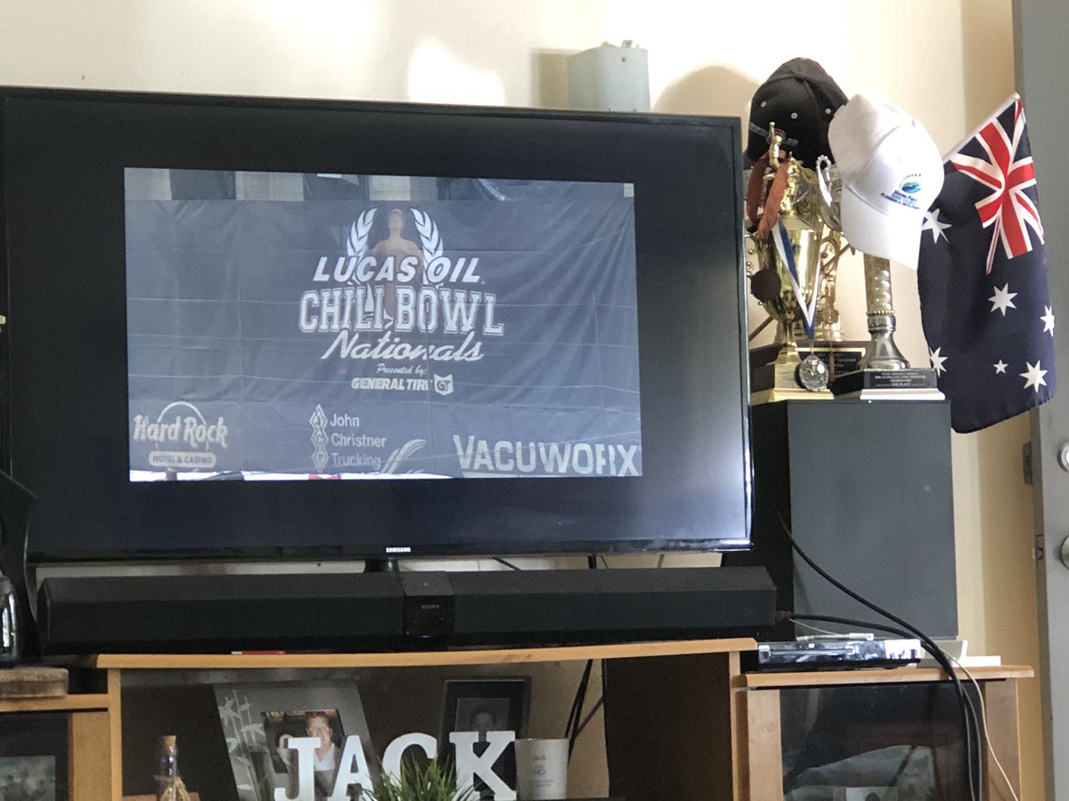 Watching <a href="/cbnationals/">Chili Bowl Nationals</a> on <a href="/MAVTV/">ドル円トレーダー</a> here in Australia 🇦🇺