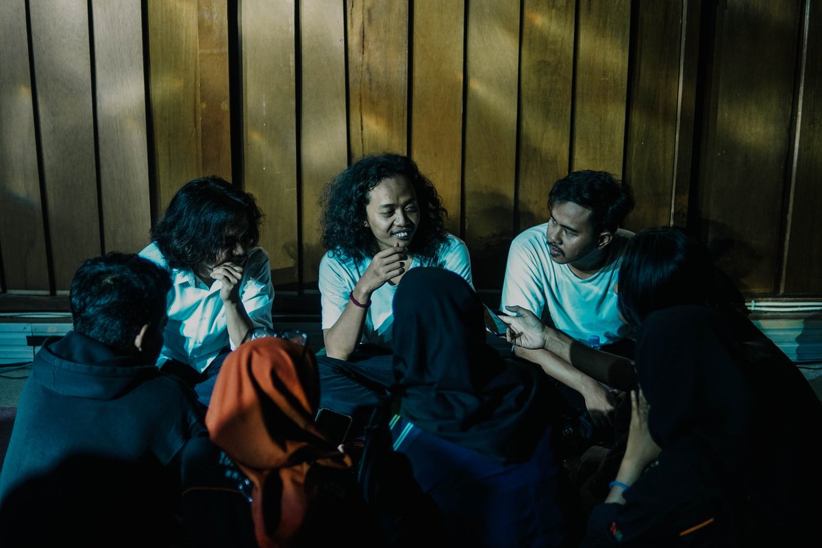 Kepada yang terlibat, kepada yang meluangkan waktu untuk datang ke tempat, dan kepada do'a-do'a baik, kami menerima kasih kalian dengan bahagia, mari melebur dengan cerita kami selanjutnya 🙏

Acara ini dipersembahkan Oleh <a href="/localnatives/">Local Natives</a>.id
Dokumentasi @ardycahyo_