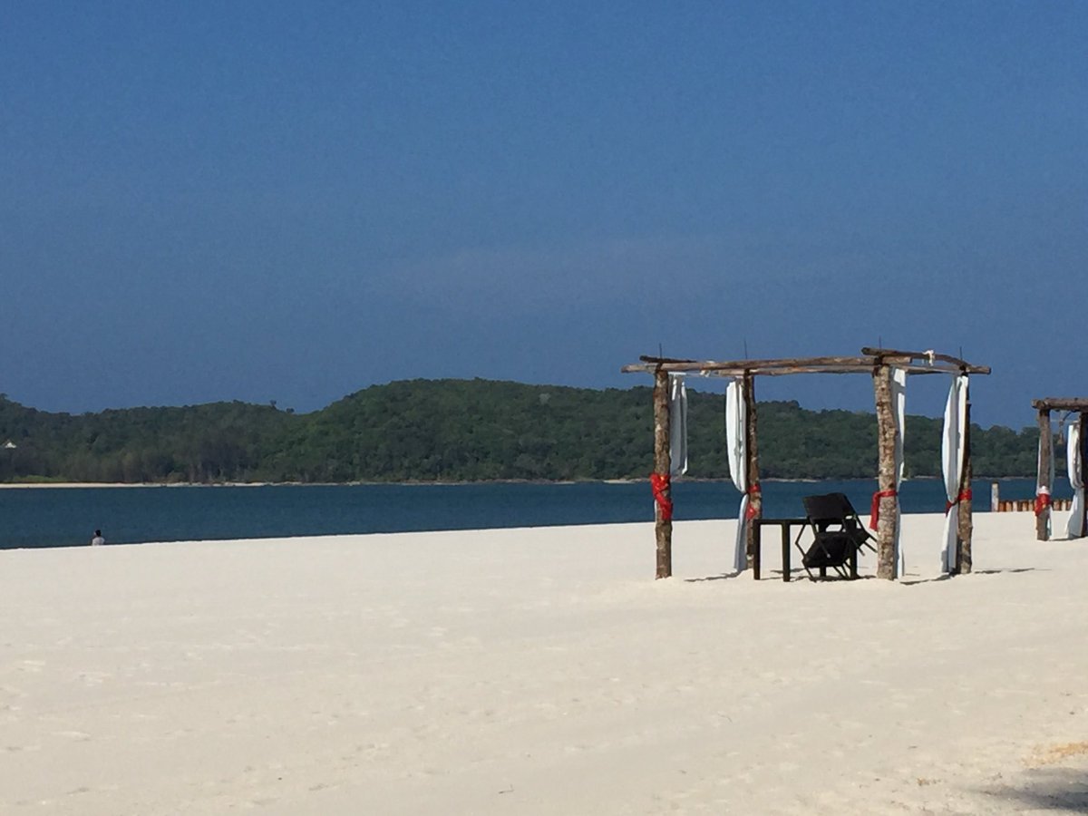simonchippa's tweet photo. A little de-Frost in warmer climes #langkawi https://t.co/VfVDKg70Vu