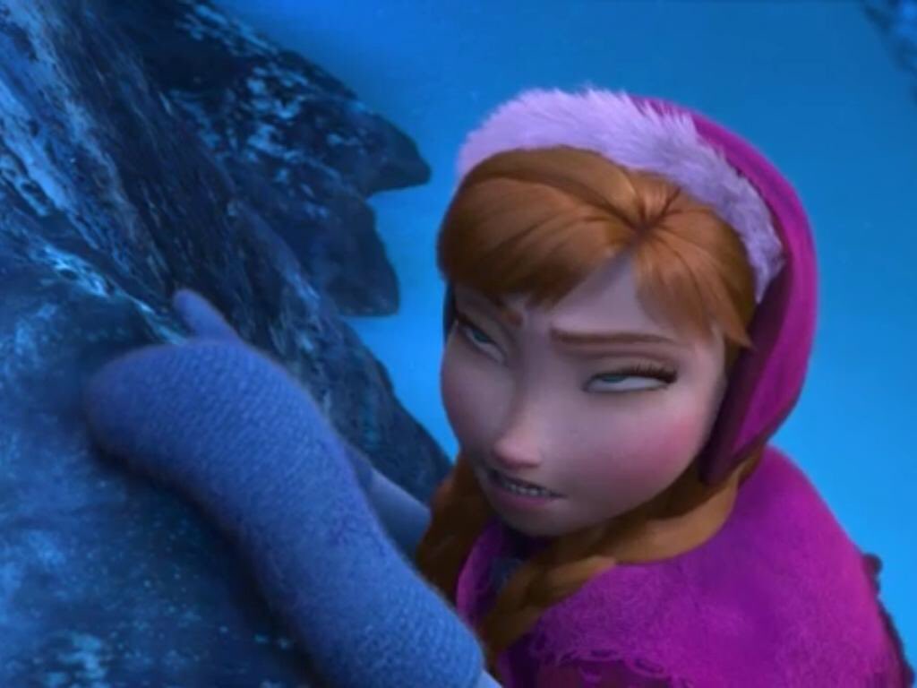 LESBOELSA's tweet photo. elsa may be dumb and all but have you seen her little sister.. she’s a crackhead https://t.co/EMBJaX2mEP