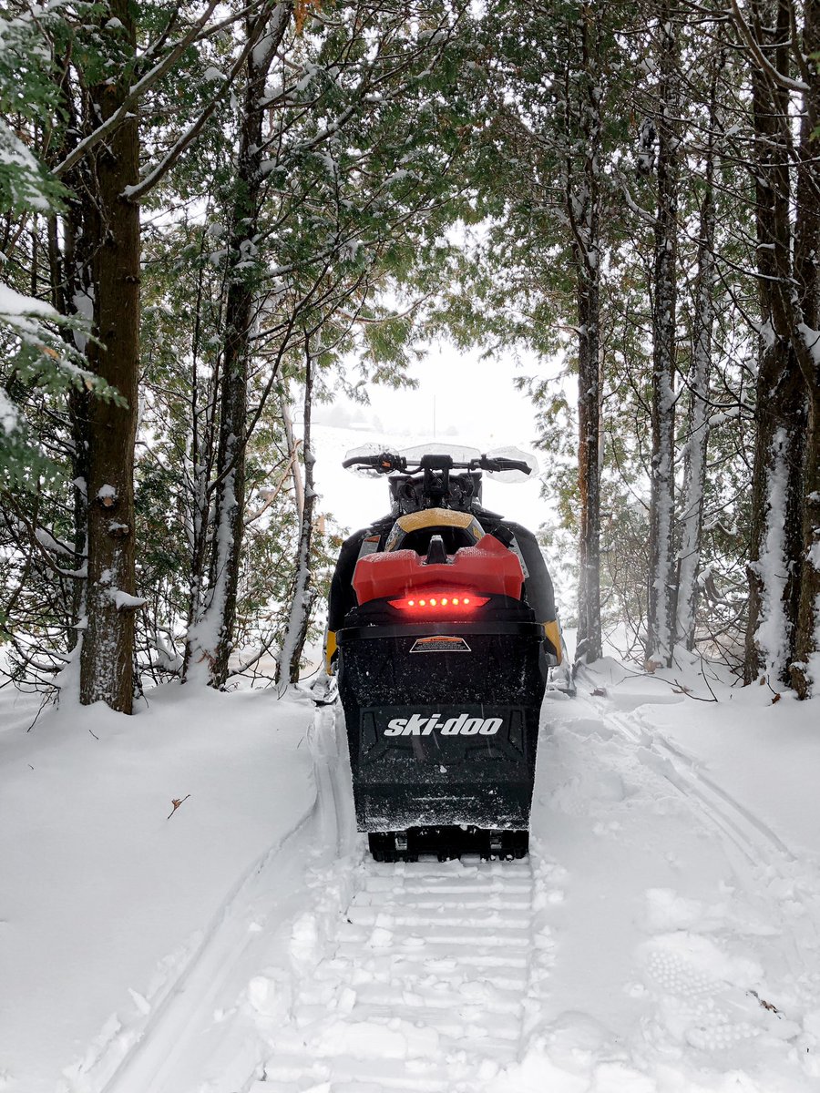 Happy I was able to get a little ride in around the yard before the rain hit! Crazy weather today 🤪❄️🌧  #onstorm #skidoo #winter #519folk #snowmobile