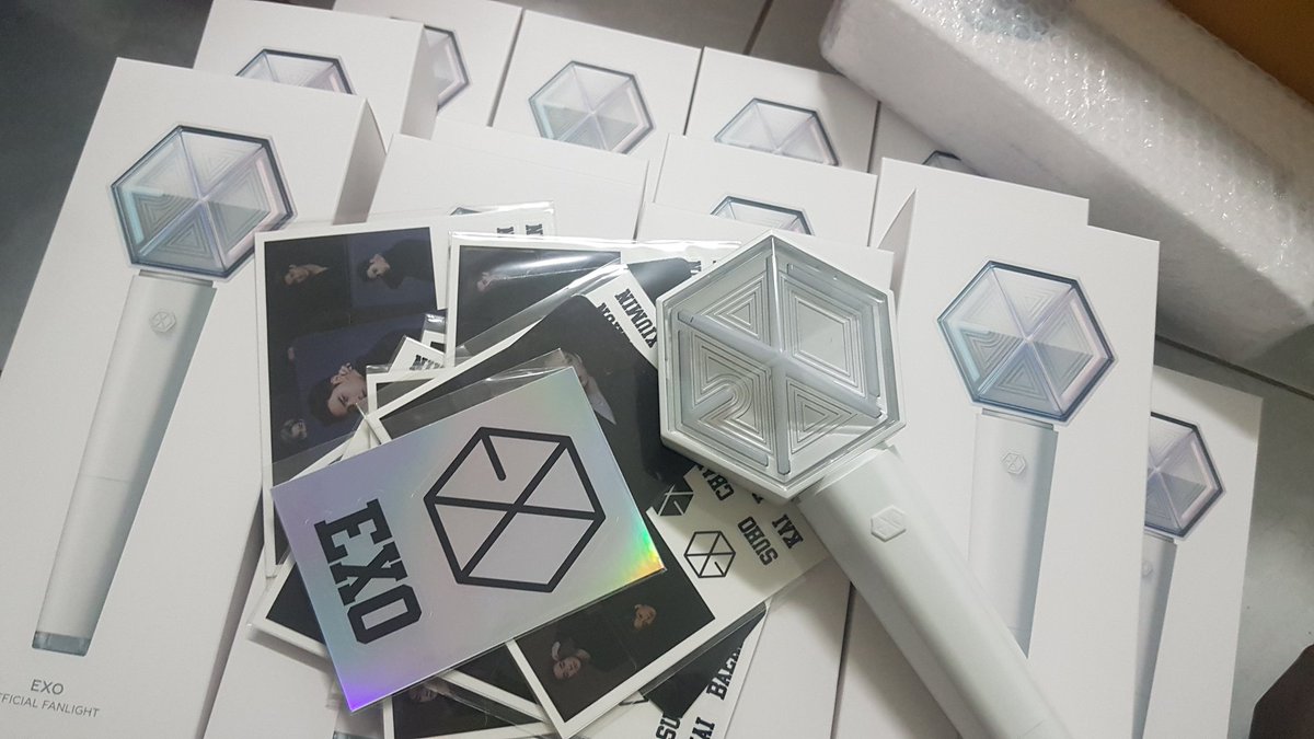 611Bang's tweet photo. ขายขาดทุนค่ะ 
มีประมาณ 12 แท่งค่ะ

#แท่งไฟExo 
ราคา 1200 บ.
ลทบ 70 ems 90 

ขอคนพร้อมโอน DM  🙏

#EXO #ของสะสมexo #ตลาดนัดEXO https://t.co/usVdrqT23A