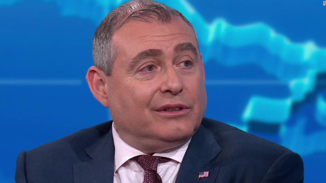 Joe Pesci as David Ferrie as Lev Parnas