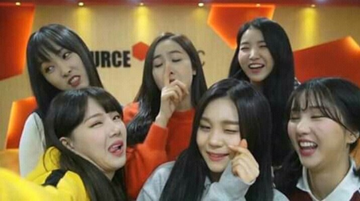 we_are_gfriend's tweet photo. #5YearsWithGFRIEND #GFMYFANSUPPORT #DearGFRIEND https://t.co/wWXrnh0SGz