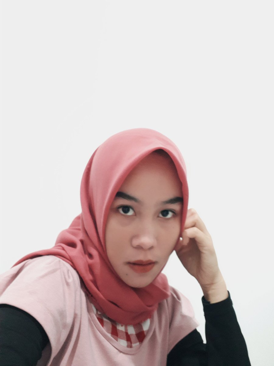 valmairn_'s tweet photo. Aku berasa bukan viany https://t.co/pM3shlgat9