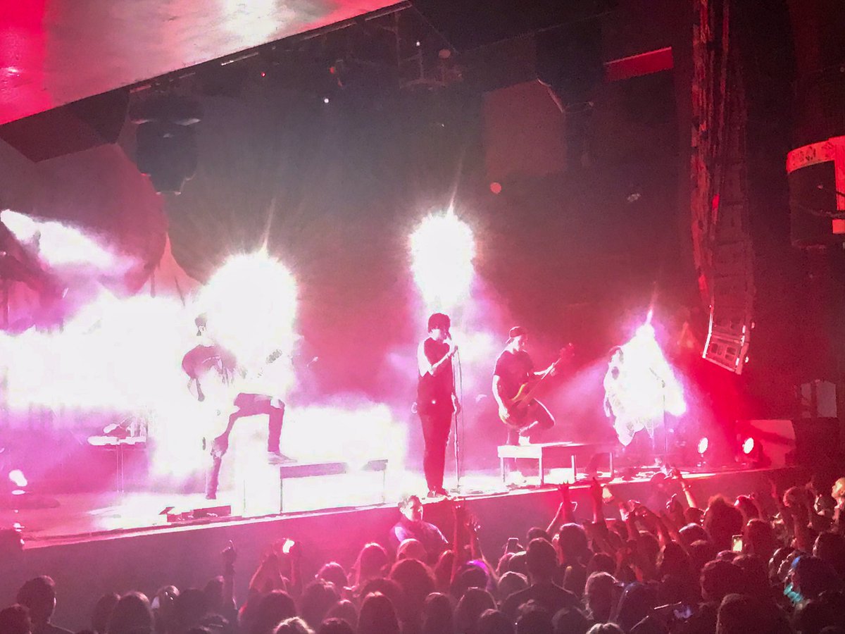 truly_destini's tweet photo. My glow-up came in the form of moving on from A Trophy Fathers Trophy Son to Blood Lines.  😂  
#sleepingwithsirens https://t.co/Tt0A5W04W6