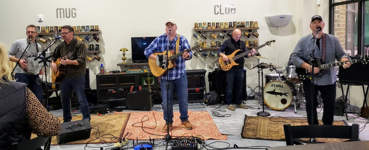 bjones1bjones2's tweet photo. Full Fledged Brewing Co. And White Catfish... Great fun! Great friends!  Great music! https://t.co/xXmVoILryN