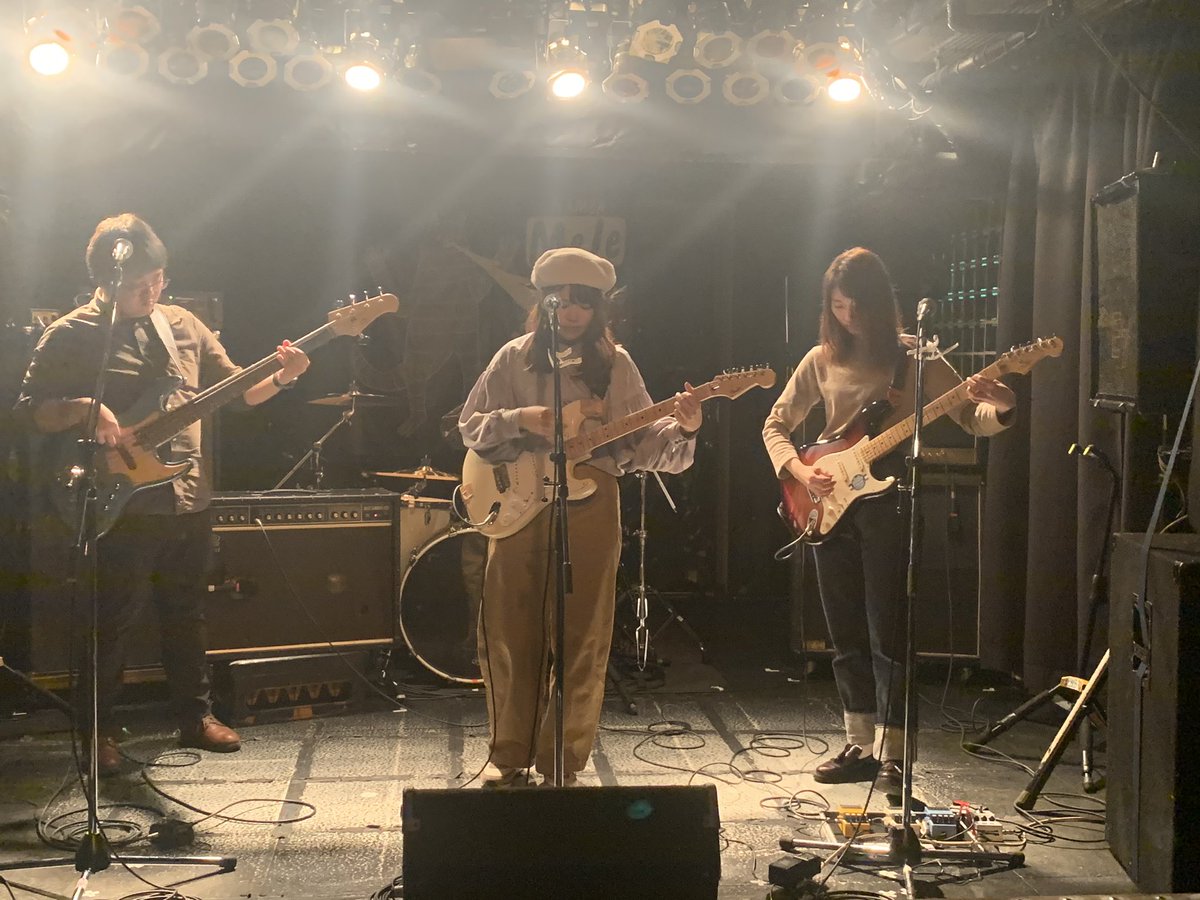 5バンド目！

ギタボとギターとドラムがunionライブ初登場！
良い声でバンドの雰囲気抜群です！