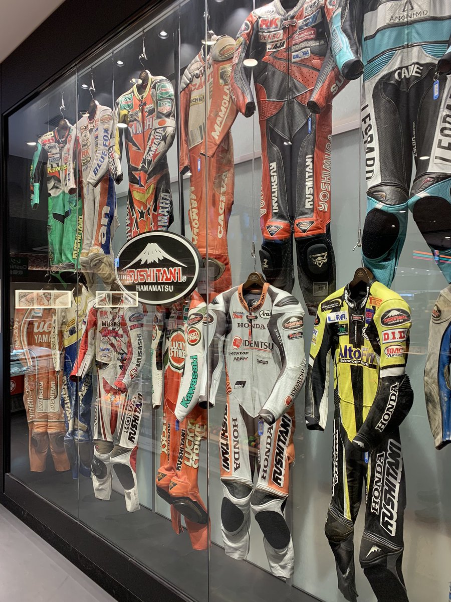 新名神高速道路の鈴鹿パーキングエリア(SUZUKA PIT)がすごい🤩✨
テンション上がるや〜つ🥳
#新名神 #鈴鹿 #鈴鹿パーキングエリア #SUZUKAPIT