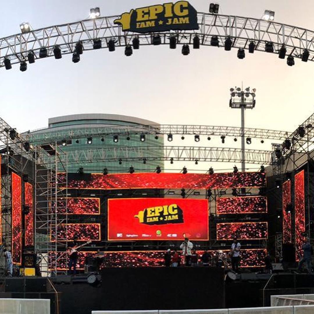 Aa jaao public <a href="/epicfamjam/">Epic Fam Jam</a>! 
#EpicIsNow .

<a href="/MyQyuki/">Qyuki</a> <a href="/insiderdotin/">Paytm Insider</a> 
<a href="/radiocityindia/">Radio City</a> <a href="/fourbyfourexp/">4/4 Experiences</a> <a href="/RollingStoneIN/">Rolling Stone India</a> <a href="/MissMalini/">MissMalini</a> <a href="/instagram/">Instagram</a> <a href="/MTVIndia/">MTV India</a> 
#EpicFamJam