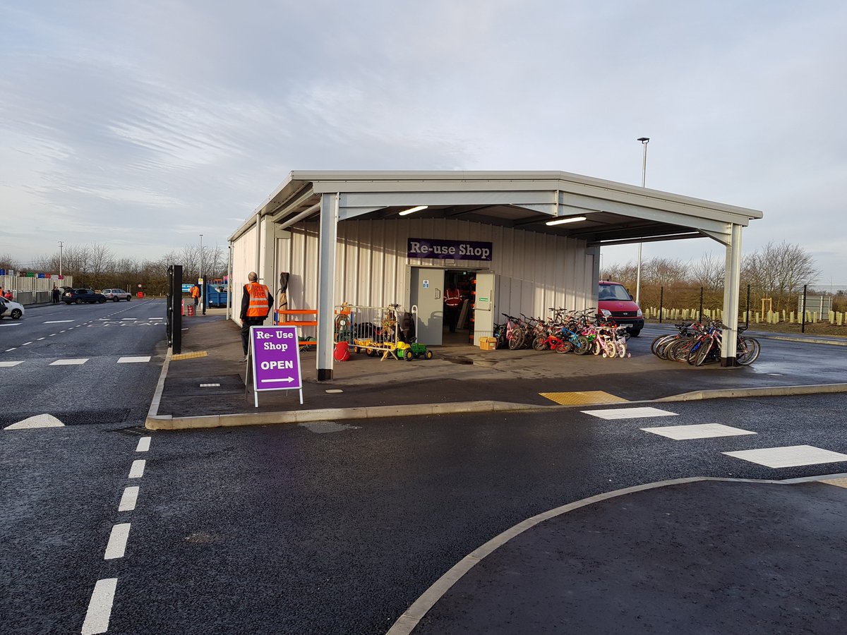 A reuse shop has just opened at Bury St Edmunds Recycling Centre, enabling more Items in Suffolk to used again and therefore reducing waste. These items come from Suffolk's other Recycling Centres and are sold to raise money for local charities 👌
suffolkrecycling.org.uk/reduce-your-wa…