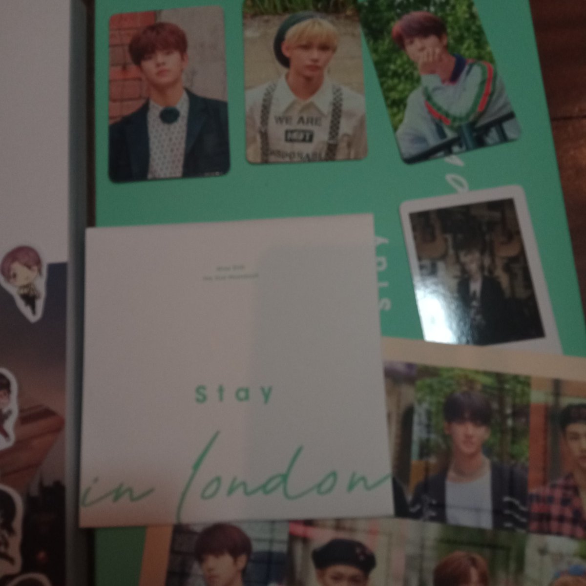 hyunjelle's tweet photo. i just recieved my stay in london today !! thank you @fourlshop and ang dmi pang freebie huhu + the package was very secure. will buy again once given the opportunity &amp; the wait was worth it :)) #FLSPROOFS https://t.co/GtMH5d58FE