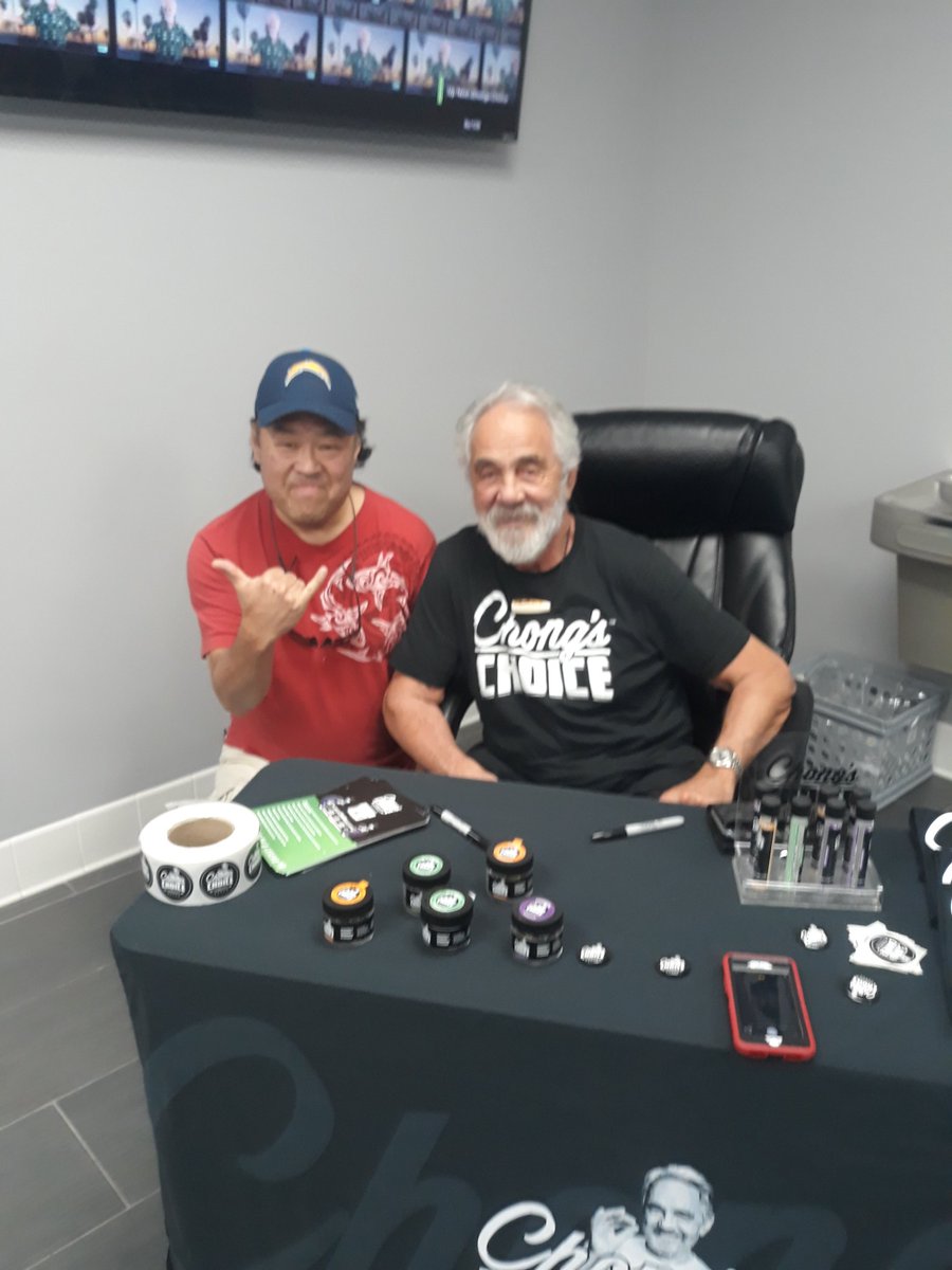 Joseph_B_Low's tweet photo. @YangGang20XX @tommychong Was awesome finally meeting Tommy last 4/20/19. He even signed my Big Bambu Album &amp; Rolling paper. Actually had a nice conversation with the man too https://t.co/C9dmx8EXah