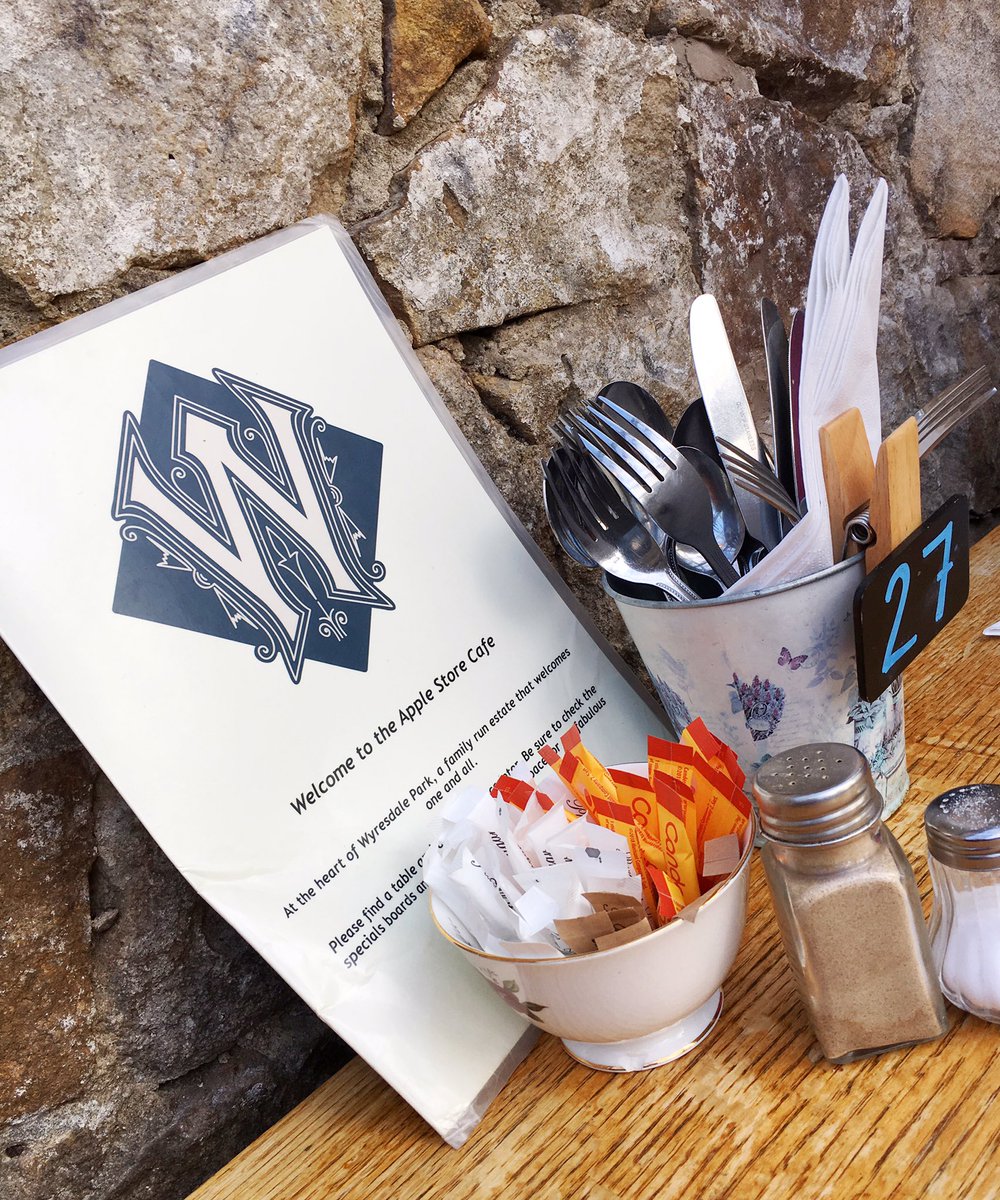 Not quite breakfast not quite lunch! #heuvosrancheros on order at #TheAppleStoreCafe <a href="/wyresdalepark/">Wyresdale Park</a> 👍