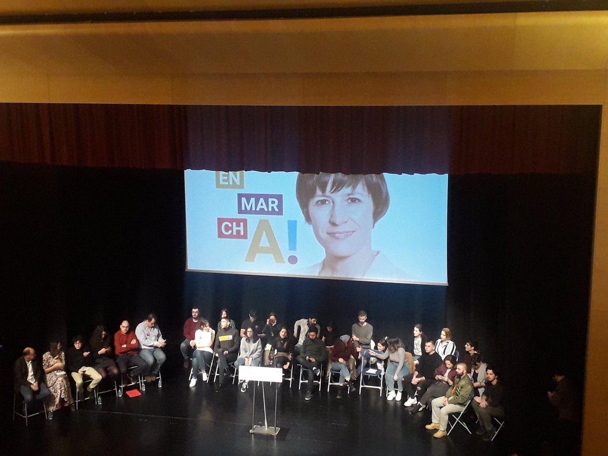 Vai dar comezo o acto de proclamación de Ana Pontón como candidata á Presidencia da Xunta. Informa Bieito Lobeira que centos de persoas quedaron fóra do auditorio #galizaenmarcha