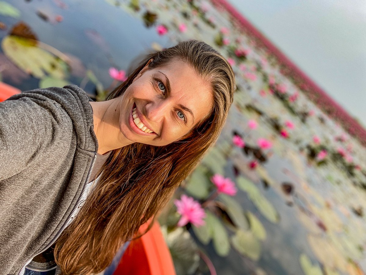 BBarbaralicious's tweet photo. Happy at the #redlotuslake 🤩 #thailand #udonthani #digitalnomad #digitalnomads #travel #workwhiletravel #worldtravelers #amazingthailand #barbaralicious https://t.co/1fIdkwwdmy