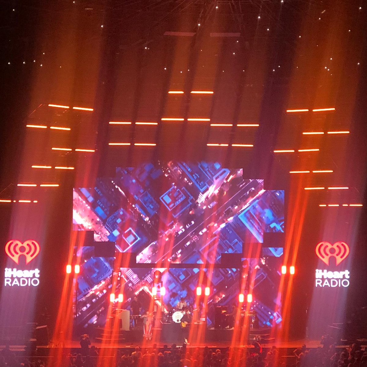 MatchMxFM's tweet photo. ¡Fuego! Llegó el momento, @thelumineers en el escenario de #iHeartRadio #ALTerEgo2020 🙌
Tío @iHeartRadioMx este evento nos está encantado!! 😎🚀
#MatchAlt https://t.co/IvCecOC8tE