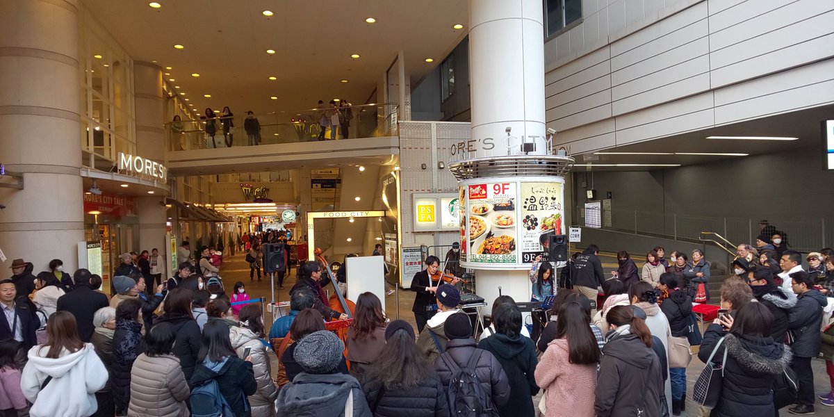 横須賀モアーズシティ 飛び降り