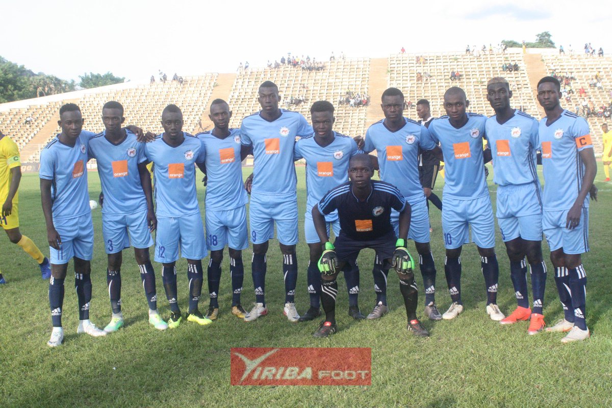 Yiribafoot's tweet photo. #Championnat_National🇲🇱⚽ Ligue1 Orange (2019-2020)
Programme du jour/ 15e journée
#Sonni🆚#Police
#Avenir🆚#CSD7
#Bakary_Djan🆚#LCBA
#Sabana🆚#USFAS
#ASB🆚#Djoliba
#Yiriba_Foot, Partenaire №1 du Football ⚽ https://t.co/BeDFqjeGeY