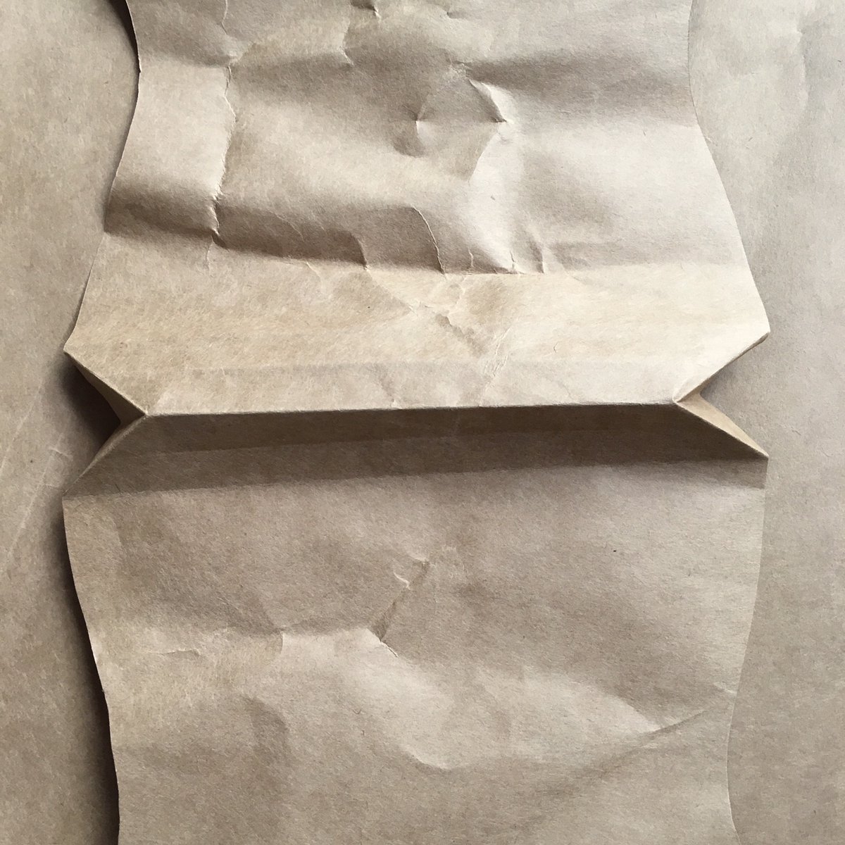VihraRowe's tweet photo. Soon, soon, very soon 😊😊😊In the blog: https://t.co/M6YVLWQofu IKEA bag hacks👑
#ikea #baghacks #howto #whattodo #easyandfun #DIY #papercraft #papergoods #paperlove https://t.co/I5dHew6KZ1