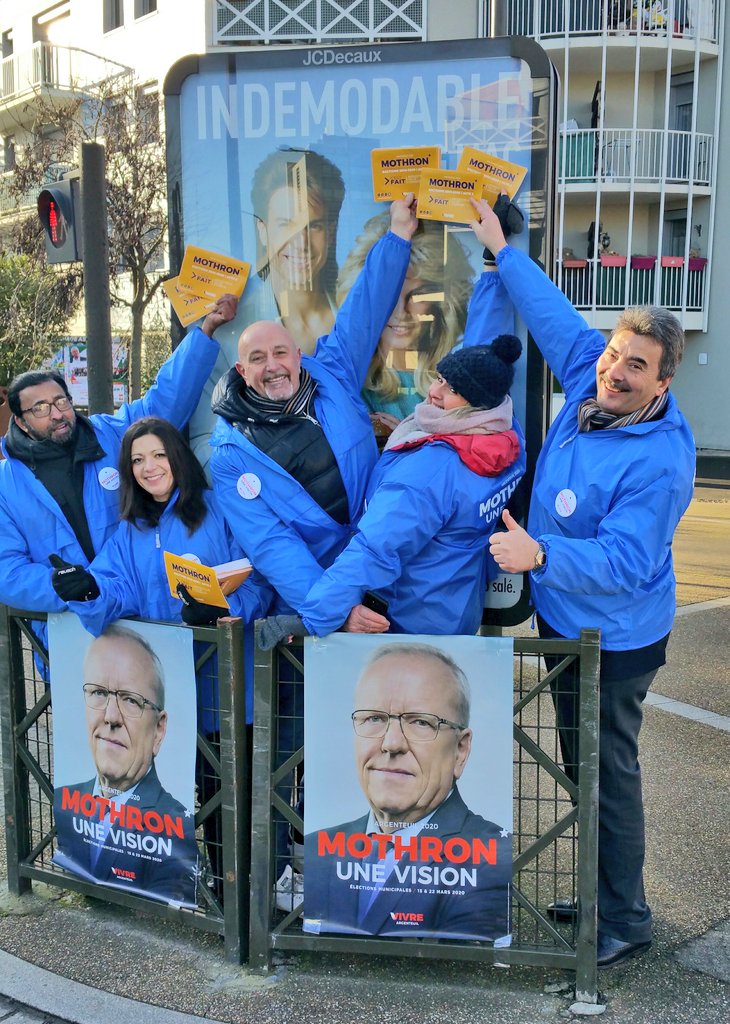 XavierPERICAT's tweet photo. Retour en images sur une belle matinée de mobilisation au Marché des Champioux pour faire connaître notre bilan @Mothron1Vision en compagnie de @GMothron ! #ArgenteuilVilleVivante #Mothron2020 https://t.co/Np68xTEB1V