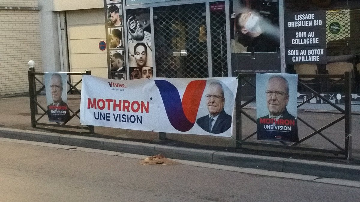 XavierPERICAT's tweet photo. Retour en images sur une belle matinée de mobilisation au Marché des Champioux pour faire connaître notre bilan @Mothron1Vision en compagnie de @GMothron ! #ArgenteuilVilleVivante #Mothron2020 https://t.co/Np68xTEB1V