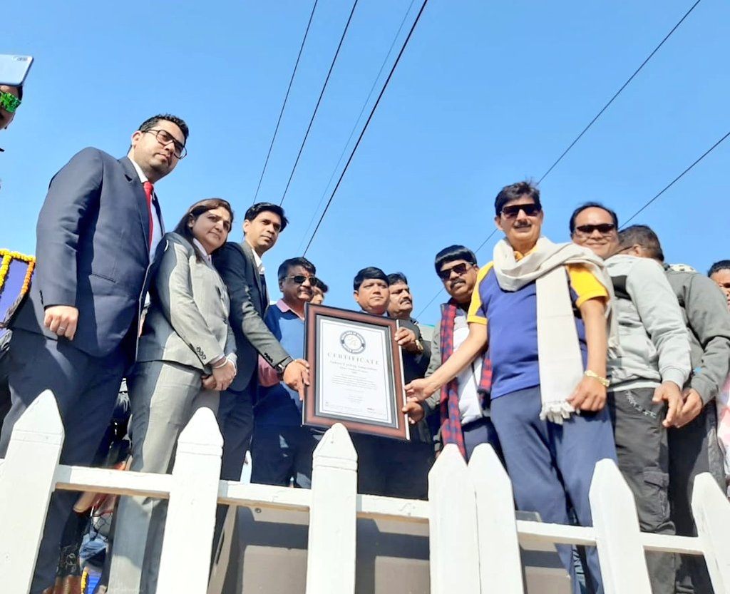 KailashOnline's tweet photo. आज एक सपना साकार हो गया। करीब 4 किलोमीटर लंबी साईकिल रैली ने रिकॉर्ड बना लिया। इंदौर के सभी साईकिल चलाने वालों को घन्यवाद!

#IndoreCyclothon #ICA2020 #IndoreCyclingAssociation #BicycleParade https://t.co/AhcEP00uw2
