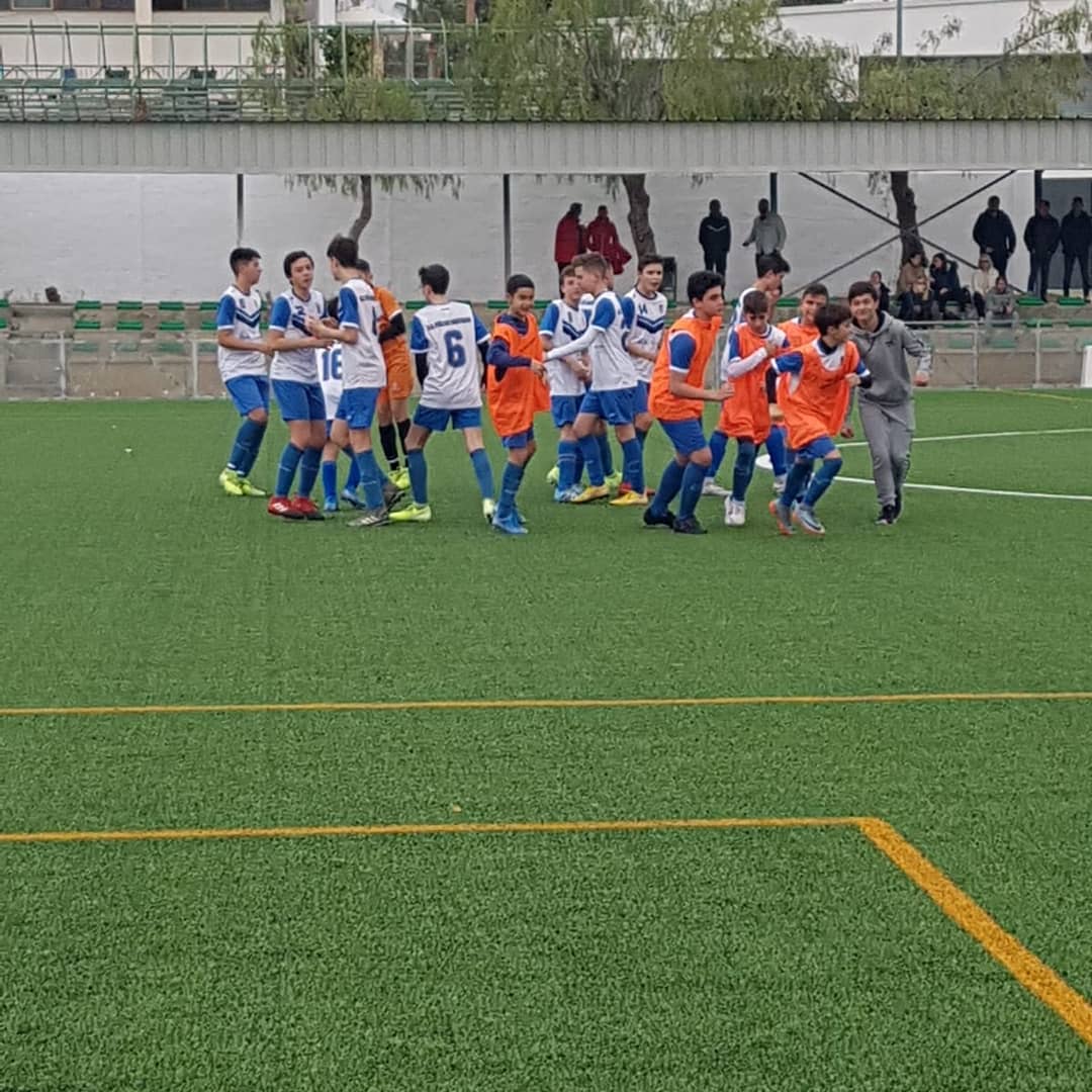 PLCompadres's tweet photo. ⚽ Derrota #Infantil3a
#AtléticoEstación - 4
#CDCompadres - 1
⚽Pinilla
Crónica
Partido muy dicicil en el que pusimos el corazón pero no nos llegó.
A seguir luchando, seguimos quintos, y a ganar el siguiente encuentro en casa para pelear al máximo 💪💙.
#LocuraCompadres https://t.co/wlc8yEL0kQ
