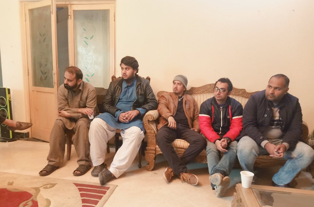 ZahidNabiGill's tweet photo. تنظیم سازی اور ووٹ ٹرانسفر میٹنگ
گراؤنڈ ورکرز سے بڑا اسٹیک ہالڈرز کوئی نہی
Thanks for Coming Apa @naveed_rukhsana
#WardLevel https://t.co/Xz2Koaz8zz