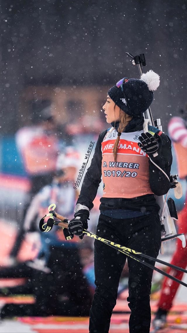 wonderDorofan's tweet photo. Coming soon - Women pursuit 10km - 🔹12.15 pm🔹- @Eurosport_IT #fightarena #RUH20 🇩🇪 #biathlon #wierer #VittoDoro 🇮🇹 https://t.co/t8OvZcboBK