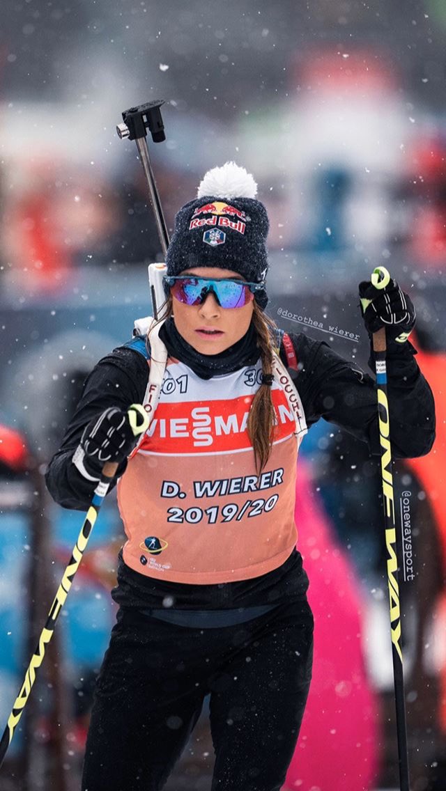 wonderDorofan's tweet photo. Coming soon - Women pursuit 10km - 🔹12.15 pm🔹- @Eurosport_IT #fightarena #RUH20 🇩🇪 #biathlon #wierer #VittoDoro 🇮🇹 https://t.co/t8OvZcboBK