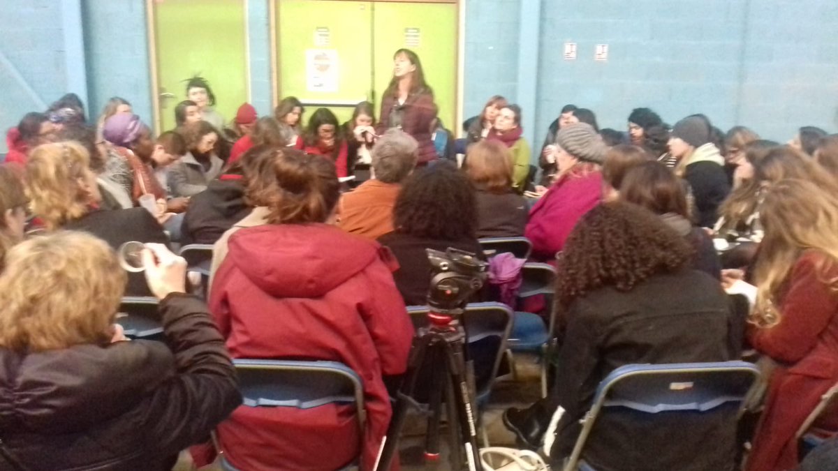fatimabenomar_'s tweet photo. Week-end de formation en ateliers @NousToutesOrg sur : les violences gynécologiques, des violences au sein du couple, l’intersectionnalité, la convention d’Istanbul, l’écoféminisme, la pédocriminalité, la pub sexiste, l’institutionnalisation des violences, le langage épicène, etc https://t.co/Ln3XdNbdvq